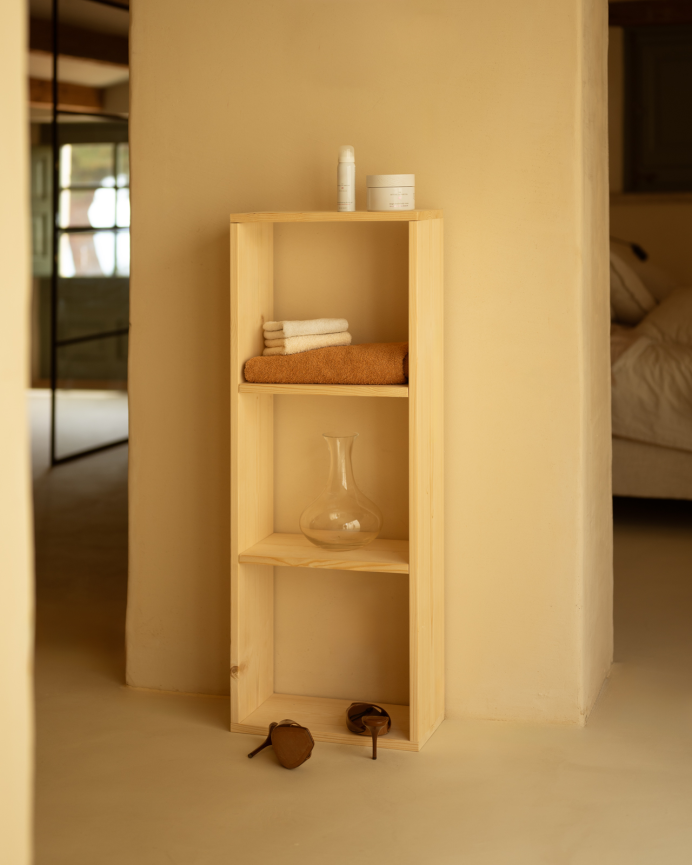 Estanteria de madera maciza en tono natural con 2 estantes