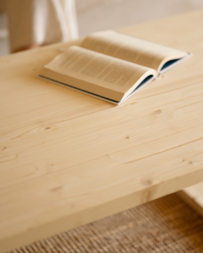 Mesa de centro de madera maciza en tono natural de varias medidas