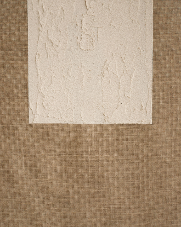Cuadro beige y blanco decorativo sobre lino con bastidor de madera pintado artesanalmente con pintura al óleo en varias medidas