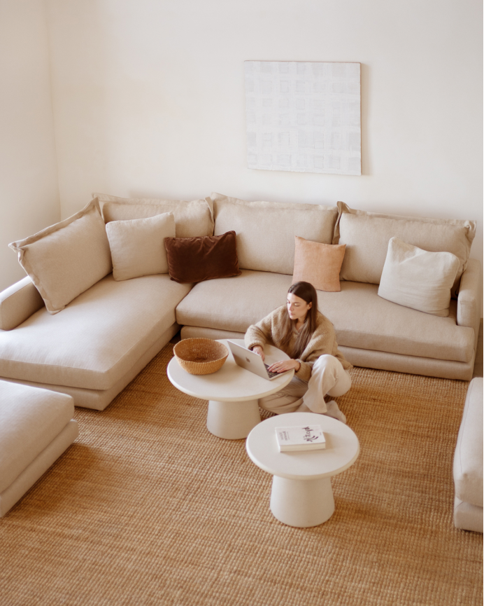 Sofá con chaise longue izquierdo tono beige de varias medidas