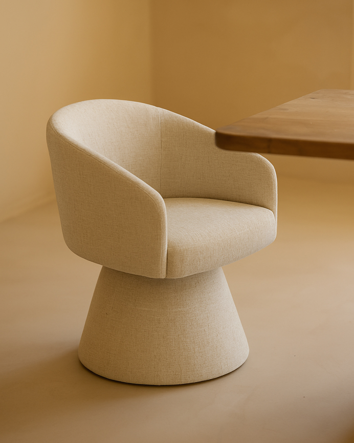 Silla de tela en tono beige de 66x60cm