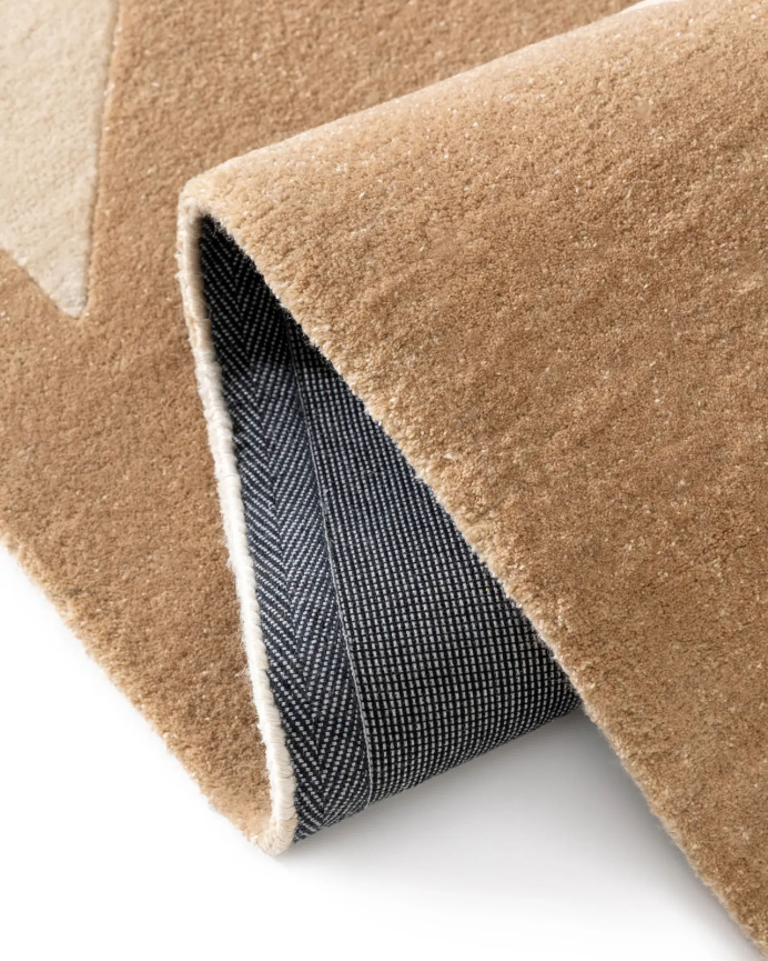 Alfombra rectangular de poliéster beige en varias medidas