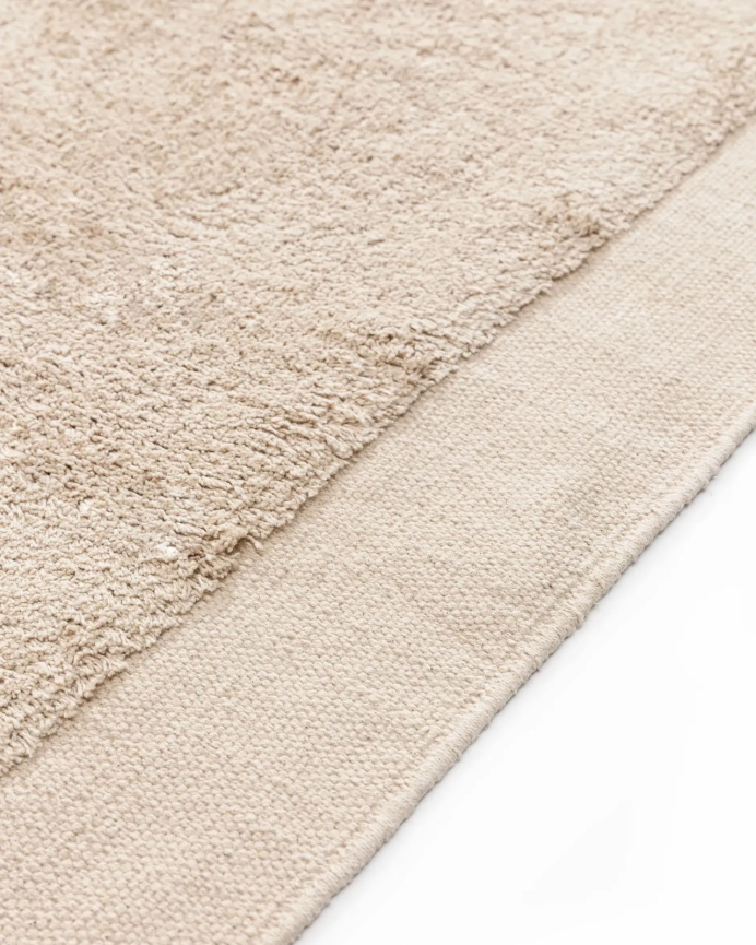 Alfombra rectangular de algodón beige en varias medidas
