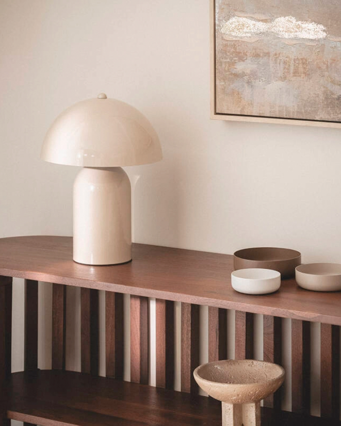 Lámpara de mesa de metal color beige de 32cm