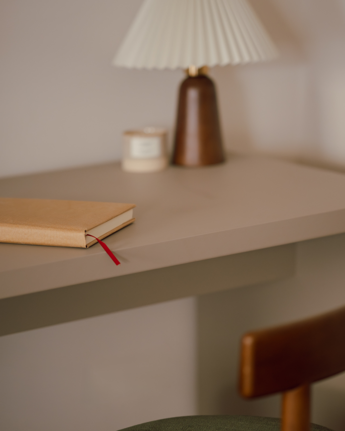 Mesa de escritorio laca beige en varias medidas