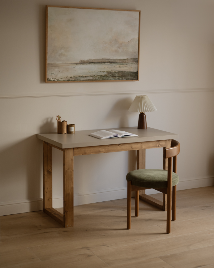 Mesa de escritorio laca beige y patas roble medio en varias medidas