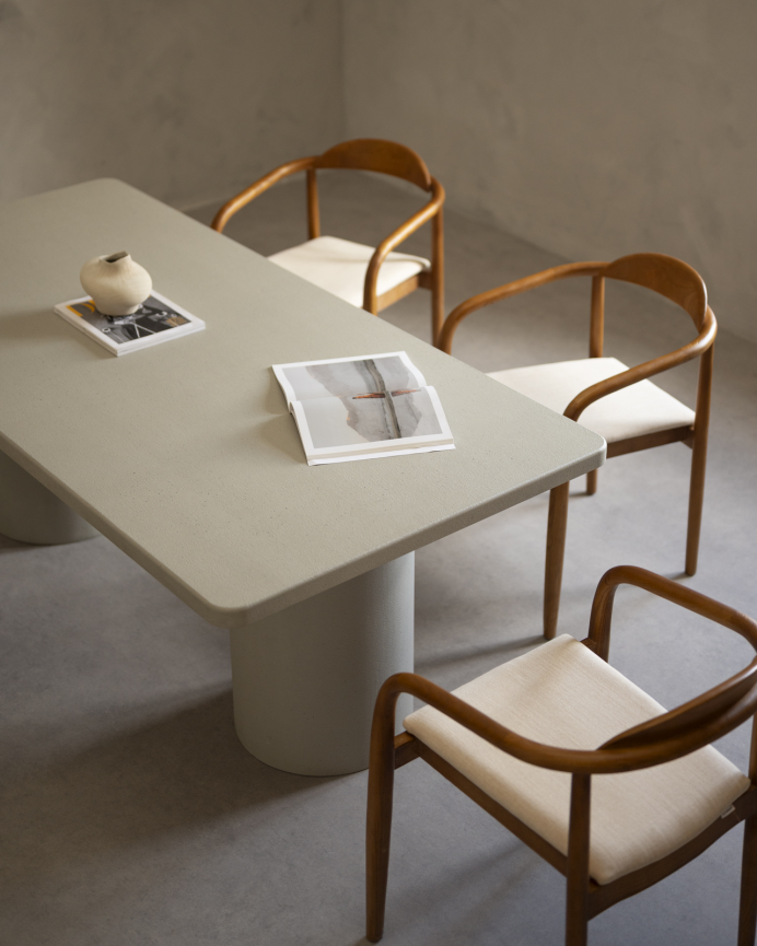 Mesa de comedor rectangular de microcemento en tono gris en varias medidas