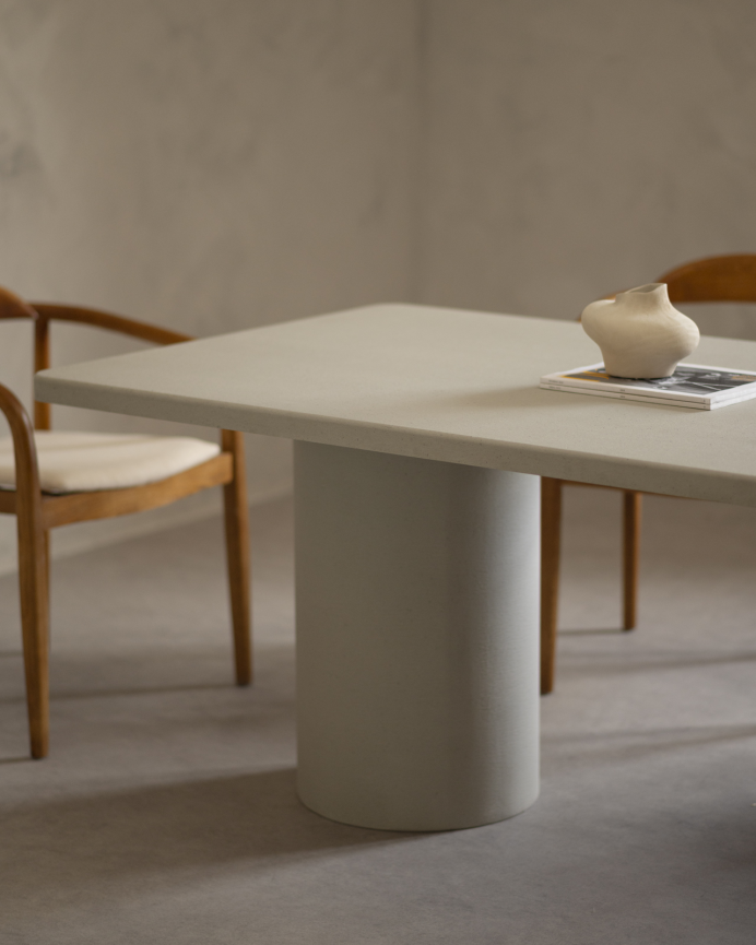 Mesa de comedor rectangular de microcemento en tono gris en varias medidas