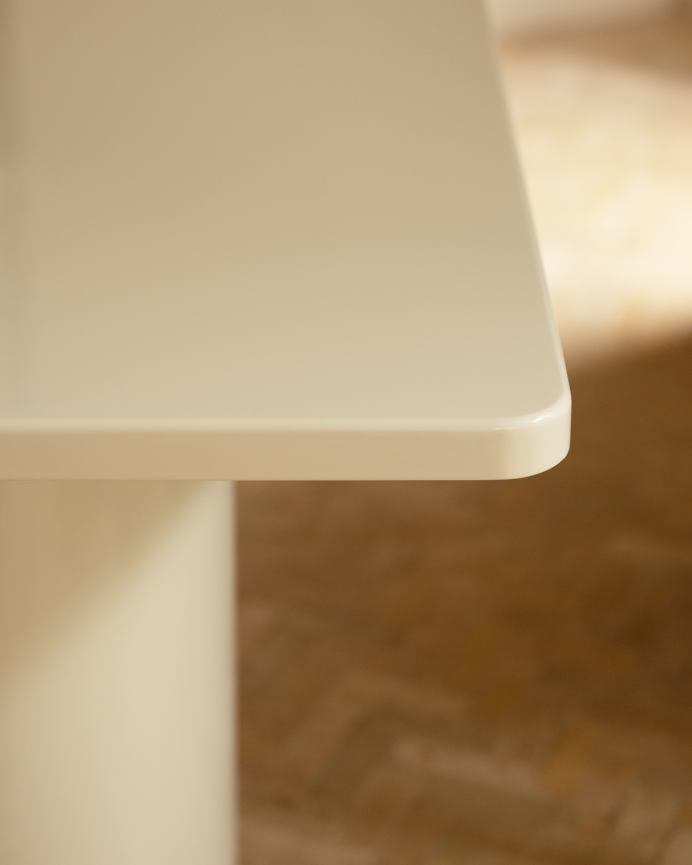 Mesa de comedor rectangular de madera natural de chopo en tono lacado brillante blanco en varias medidas