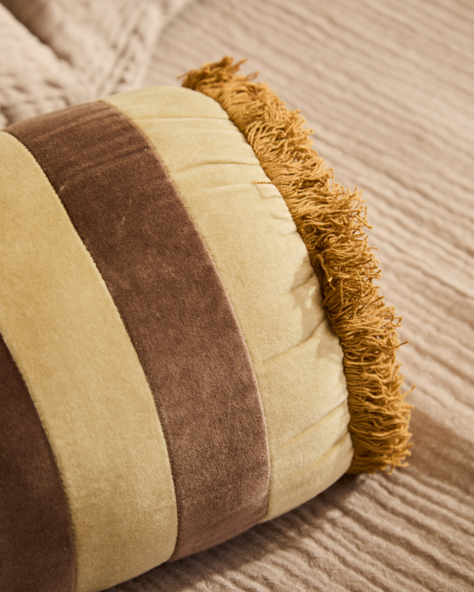 Cojín de color tierra de varias medidas