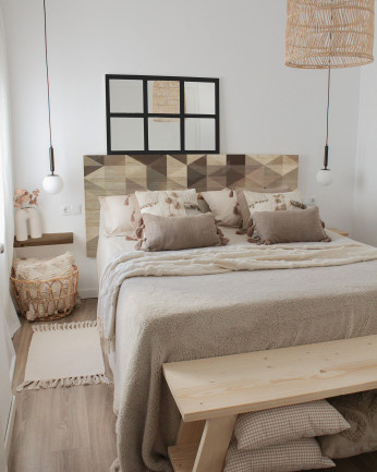 Tête de lit en bois massif imprimée motif "Geometric brown" dans un ton naturel de différentes tailles