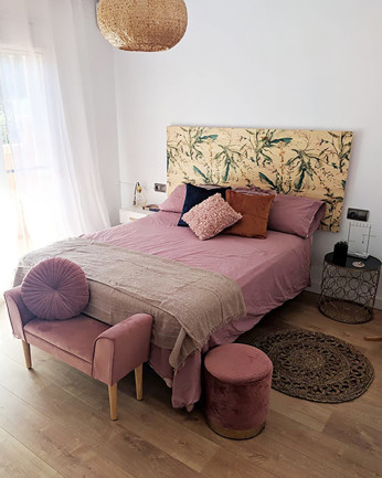 Tête de lit en bois massif avec un imprimée floral romantique dépouillé en différentes tailles
