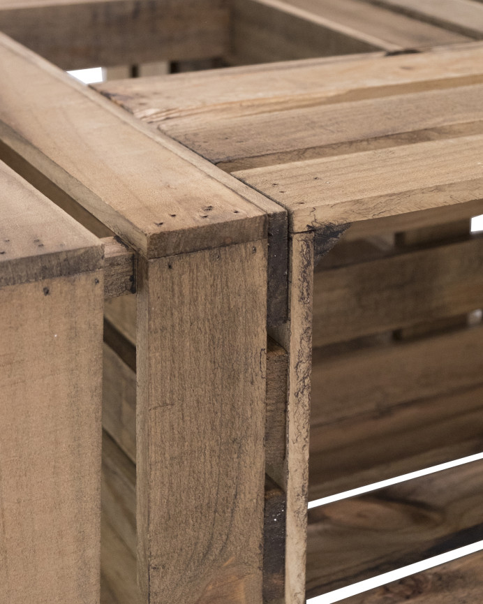 Table basse en bois massif ton chêne foncé 75x75x32,5cm