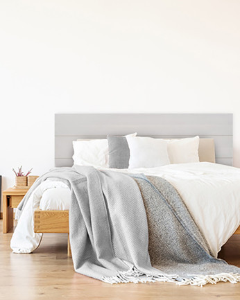 Tête de lit en bois massif imprimée d'un motif à rayures grises de différentes tailles