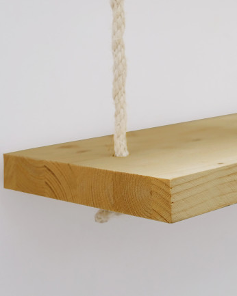 Étagère suspendue en bois massif et corde en sparte de couleur olive de différentes tailles