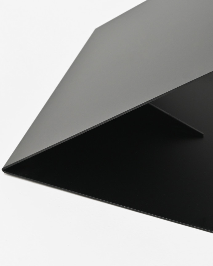 Table basse en acier 100% recyclé en noir 45x45cm