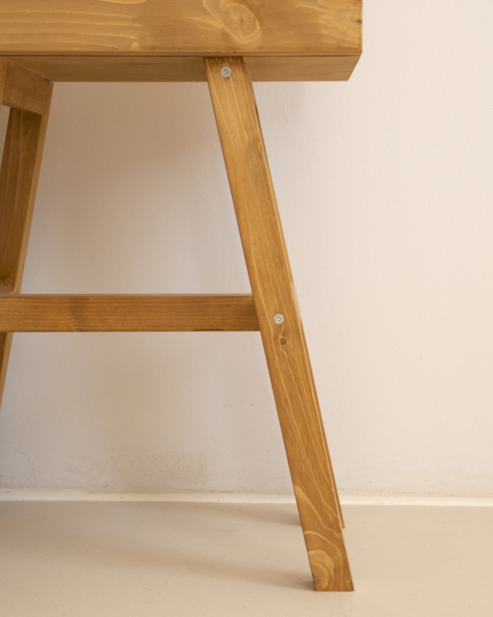 Table basse en bois massif avec tiroir 57,5x40cm couleur olive