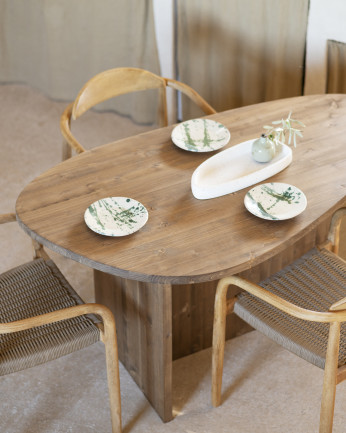 Table de salle à manger en bois massif en chêne foncé de 140 cm