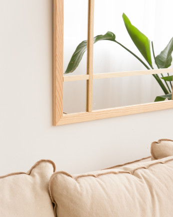 Miroir mural rectangulaire de type fenêtre en bois de ton naturel