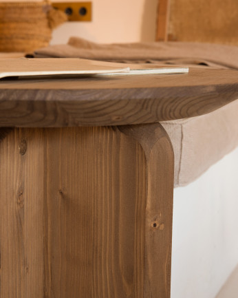 Table d’appoint en bois massif teinte chêne foncé de 50x45cm