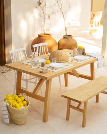 Table à manger en bois massif ton olive de différentes tailles
