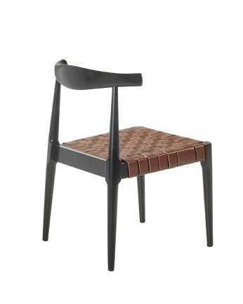 Chaise en bois massif avec assise tressée marron et pieds en couleur noire 77cm