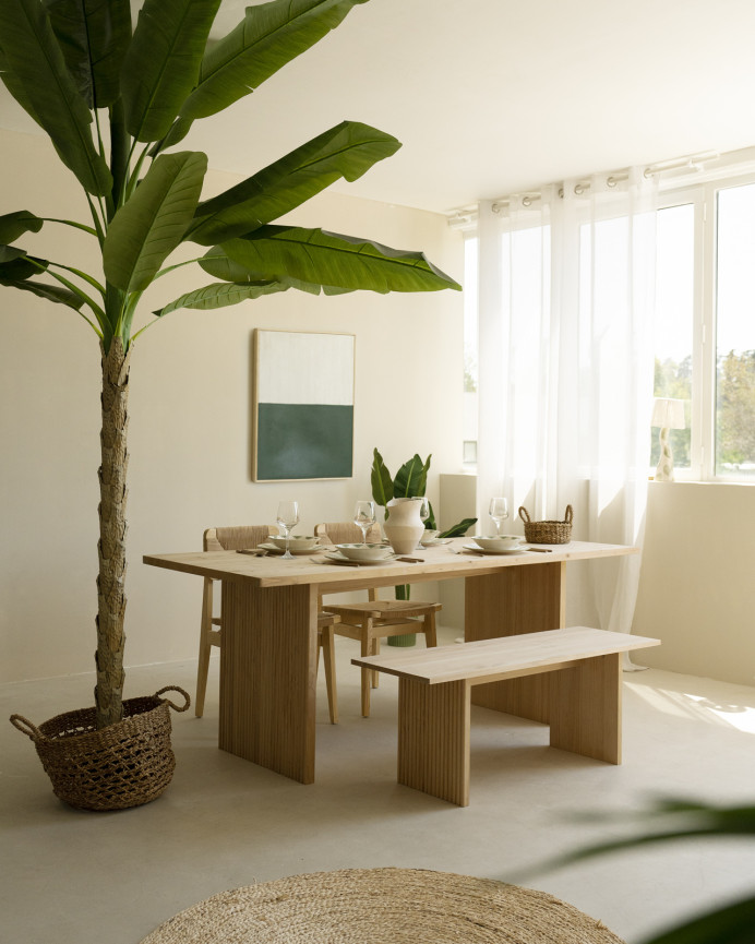 Table de salle à manger en bois massif dans le ton du bois naturel de différentes tailles