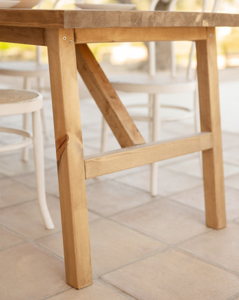 Table à manger en bois massif ton chêne foncé de différentes tailles