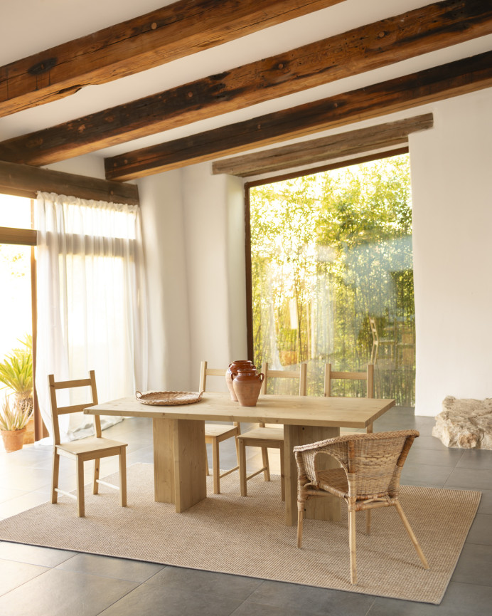 Table à manger en bois massif ton chêne moyen de différentes tailles