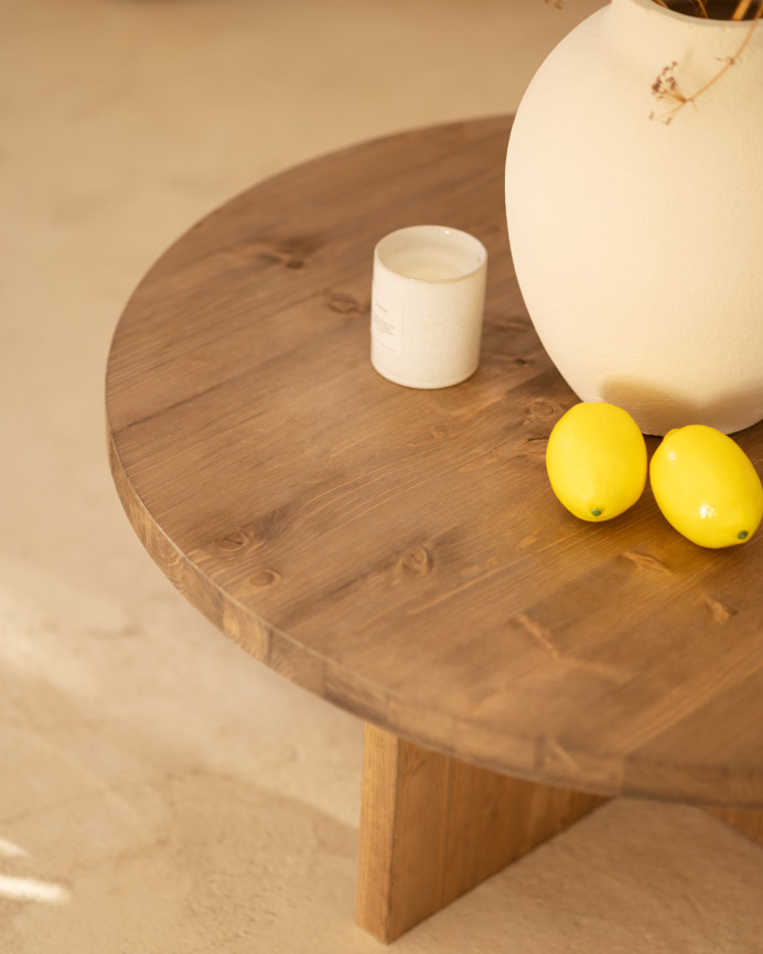 Table basse ronde en bois massif, ton chêne foncé, différentes tailles