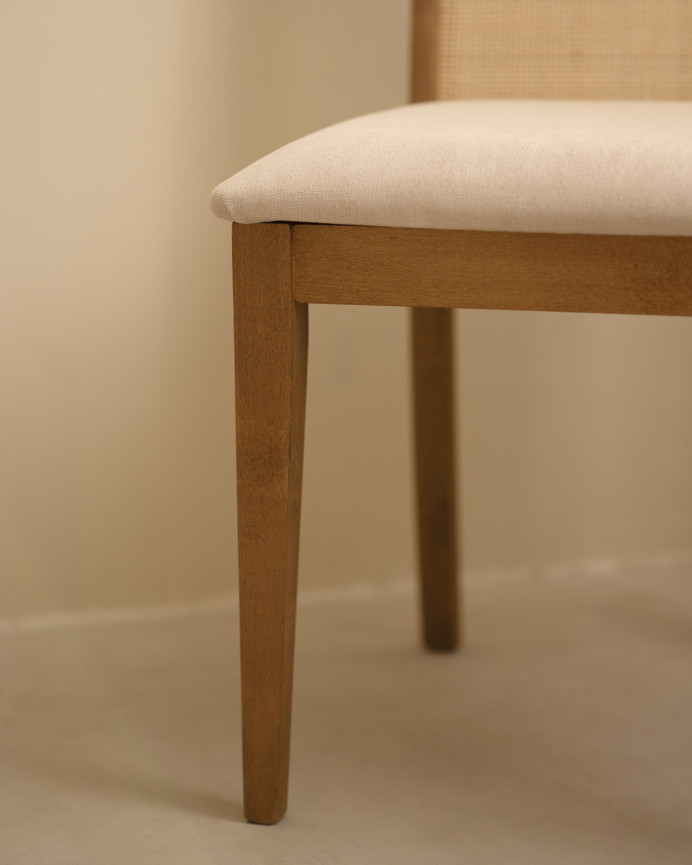 Chaise tapissée couleur pierre avec pieds en bois le ton chêne foncé 95,5cm