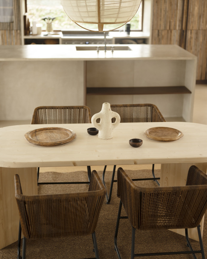 Table à manger en bois massif de ton naturel de différentes tailles