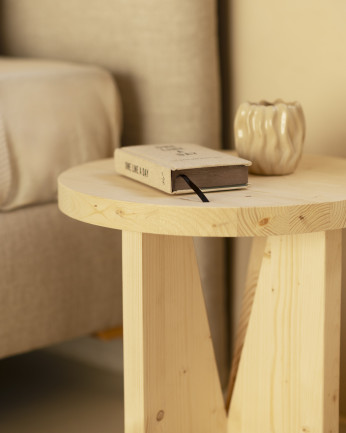 Table de chevet en bois massif en ton naturel de 40x40cm