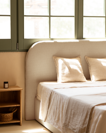 Lit avec coffre gris clair pour les matelas de différentes tailles