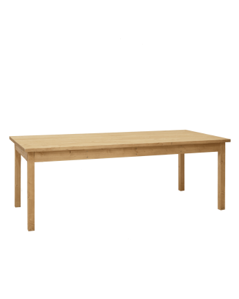 Table à manger en bois massif en teinte chêne moyen de différentes tailles.