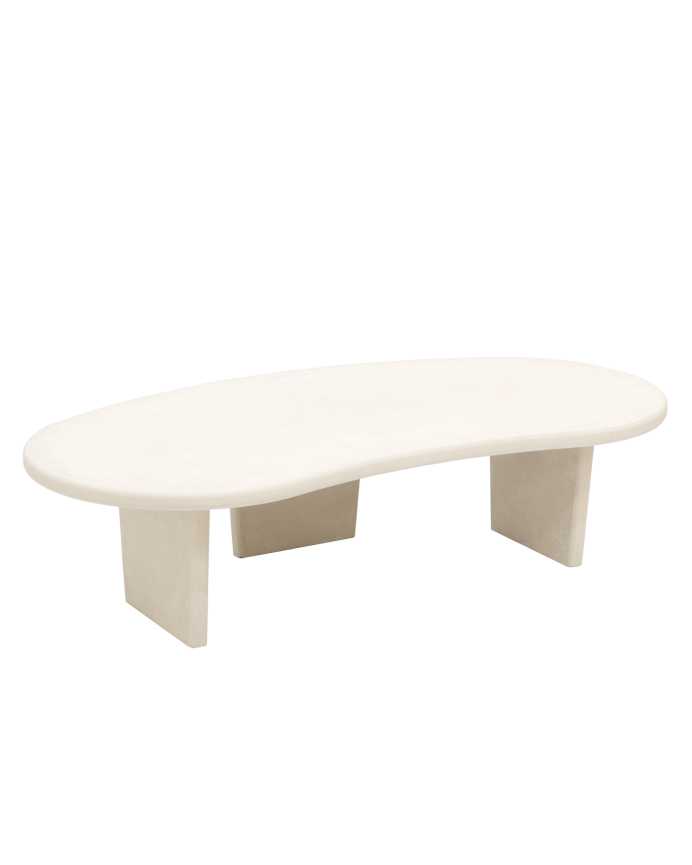 Table basse en microciment aux formes organiques avec trois pieds de teinte blanc cassé de 120cm