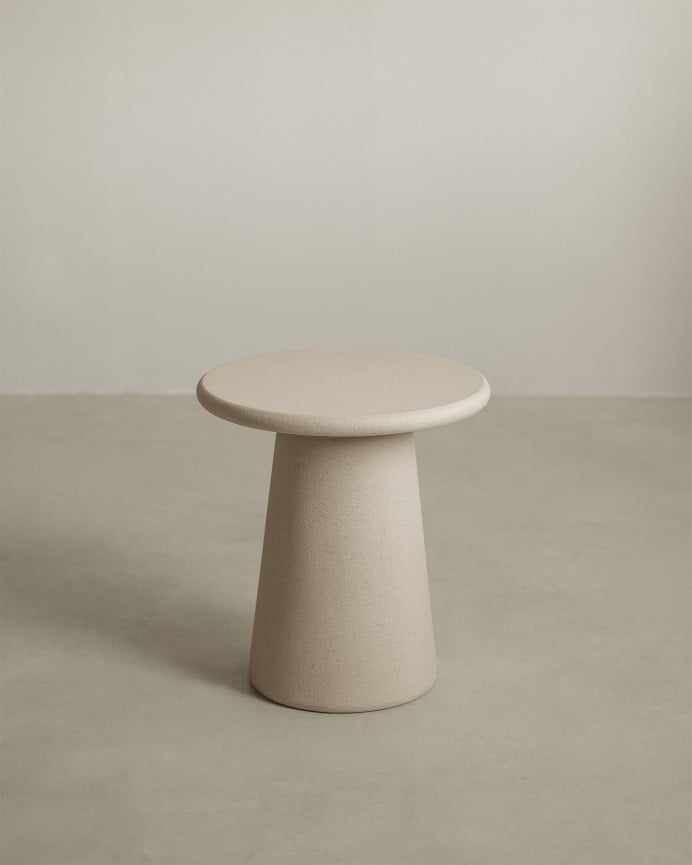 Table d'appoint ronde en microciment ton beige 45x50cm