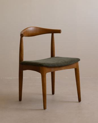 Chaise en bois d'orme de ton chêne foncé y assise rembourrée couleur verde de 79x49cm