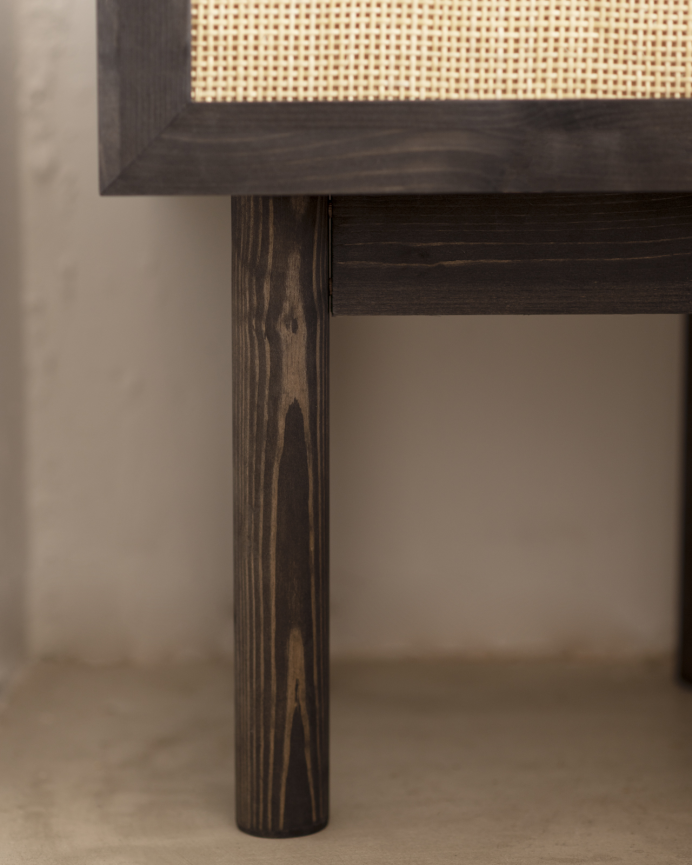 Pack de 2 tables de chevet en bois massif et rotin avec un tiroir ton noir de 40x45cm
