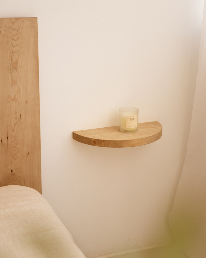 Pack de 2 tables de chevet flottantes en bois massif ton chêne moyen de 3x40cm