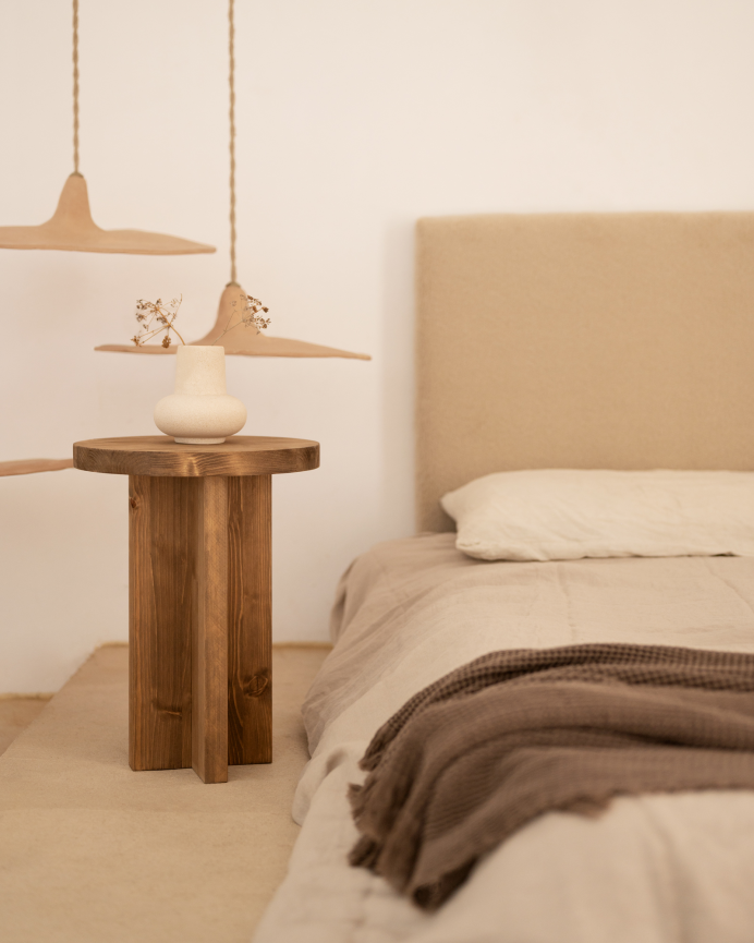 Pack de 2 tables de chevet en bois massif ton chêne foncé de 45x35cm