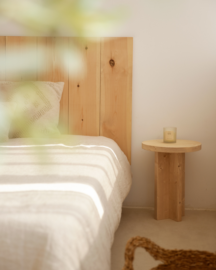 Pack de 2 tables de chevet en bois massif ton chêne moyen de 45x35cm