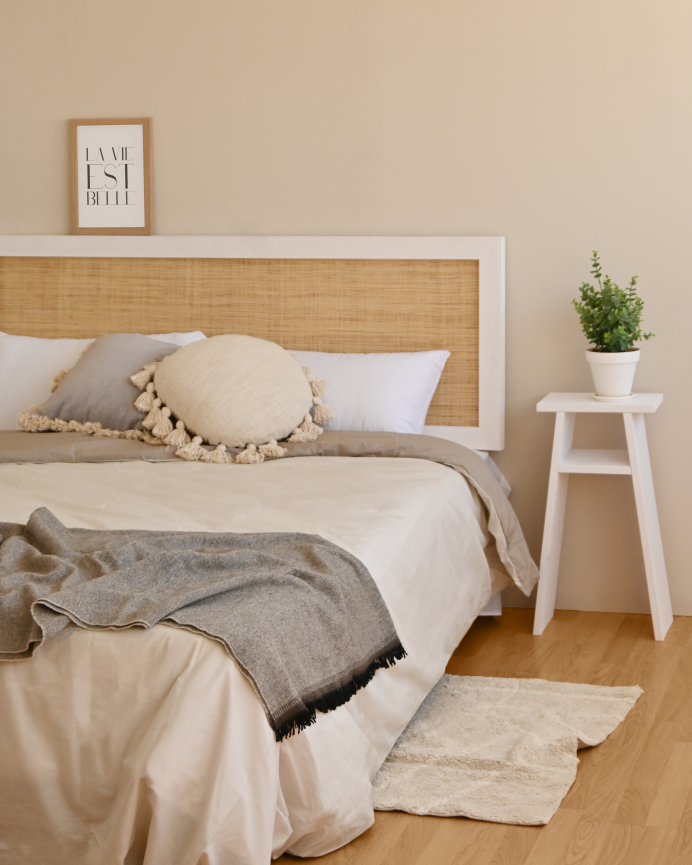 Pack de 2 tables fabriquées en bois massif ton blanc 60x20cm