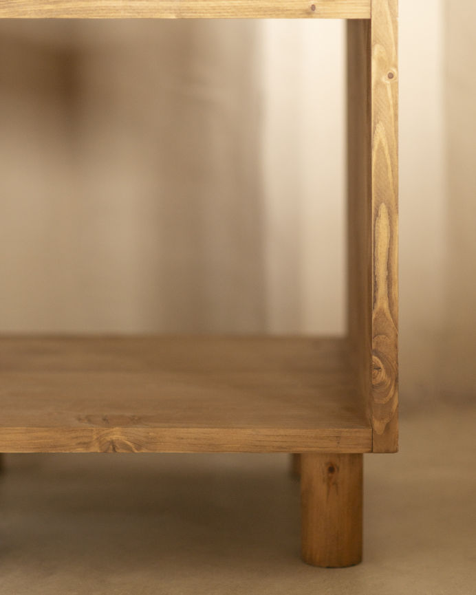 Pack de 2 tables de chevet en bois massif ton chêne foncé de 51x32cm