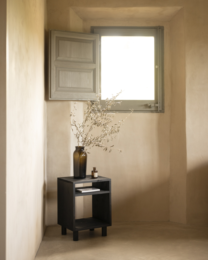 Pack de 2 tables de chevet en bois massif ton noir de 51x32cm