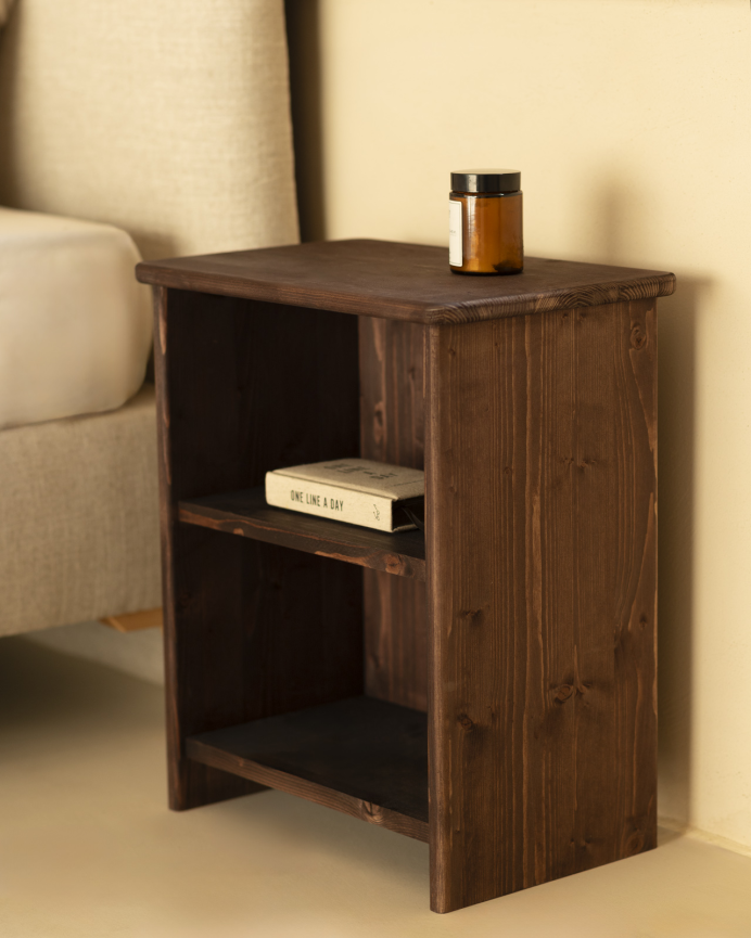 Pack de 2 tables de chevet en bois massif ton noyer de 50x42cm