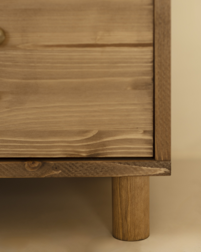 Pack de 2 tables de chevet en bois massif avec deux tiroirs ton chêne foncé de 51x38cm