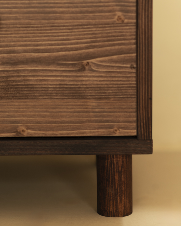 Pack de 2 tables de chevet en bois massif avec deux tiroirs ton noyer de 51x38cm