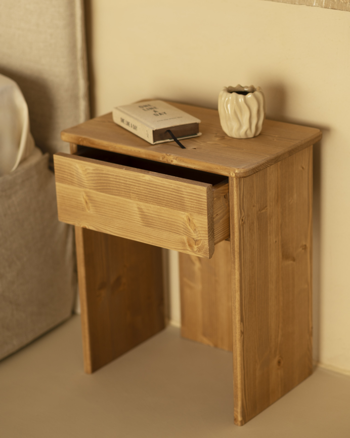 Pack de 2 tables de chevet en bois massif ton chêne moyen de 50x42cm