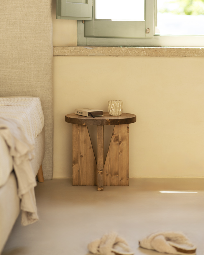 Pack de 2 tables de chevet en bois massif ton chêne foncé 40x40cm